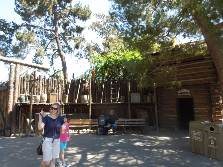 Disneyland Frontierland Streets